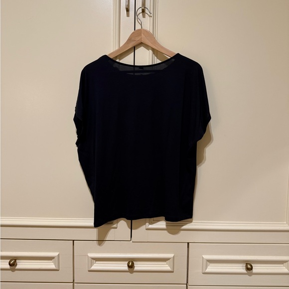 Uniqlo Classic Black Tee - Picture 2 of 4